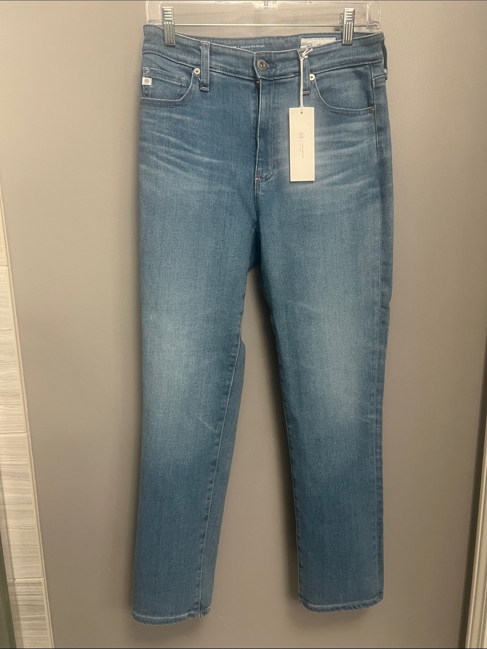Women’s Mid Wash Blue Straight-Leg Jeans